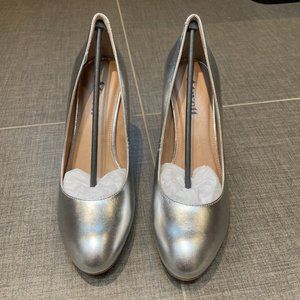 atwell silver leathers high heel delia pumps nib 8.5